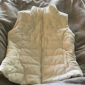 White Aeropostale puffer vest. Medium